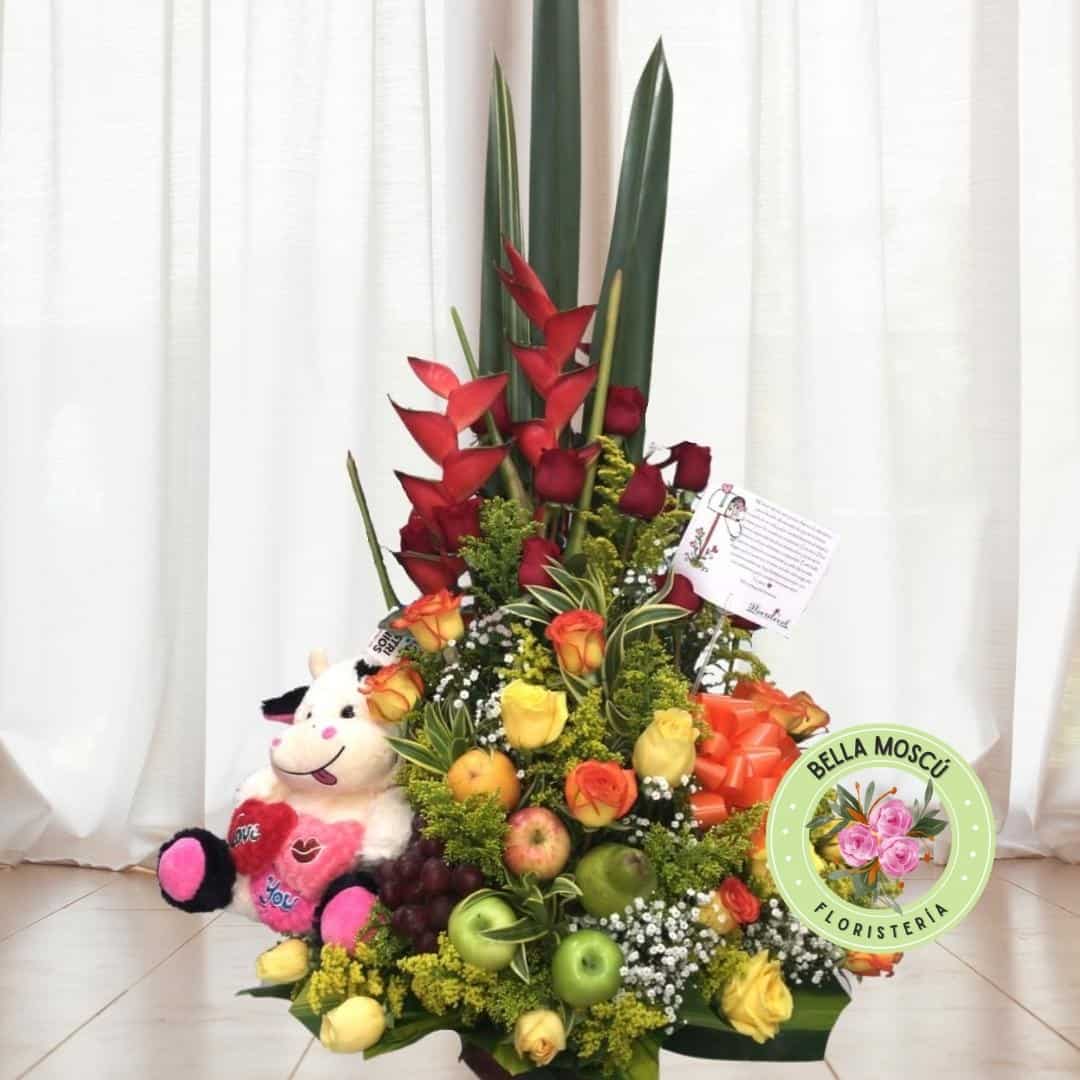 Arreglo Floral con Rosas Rojas y Amarillas